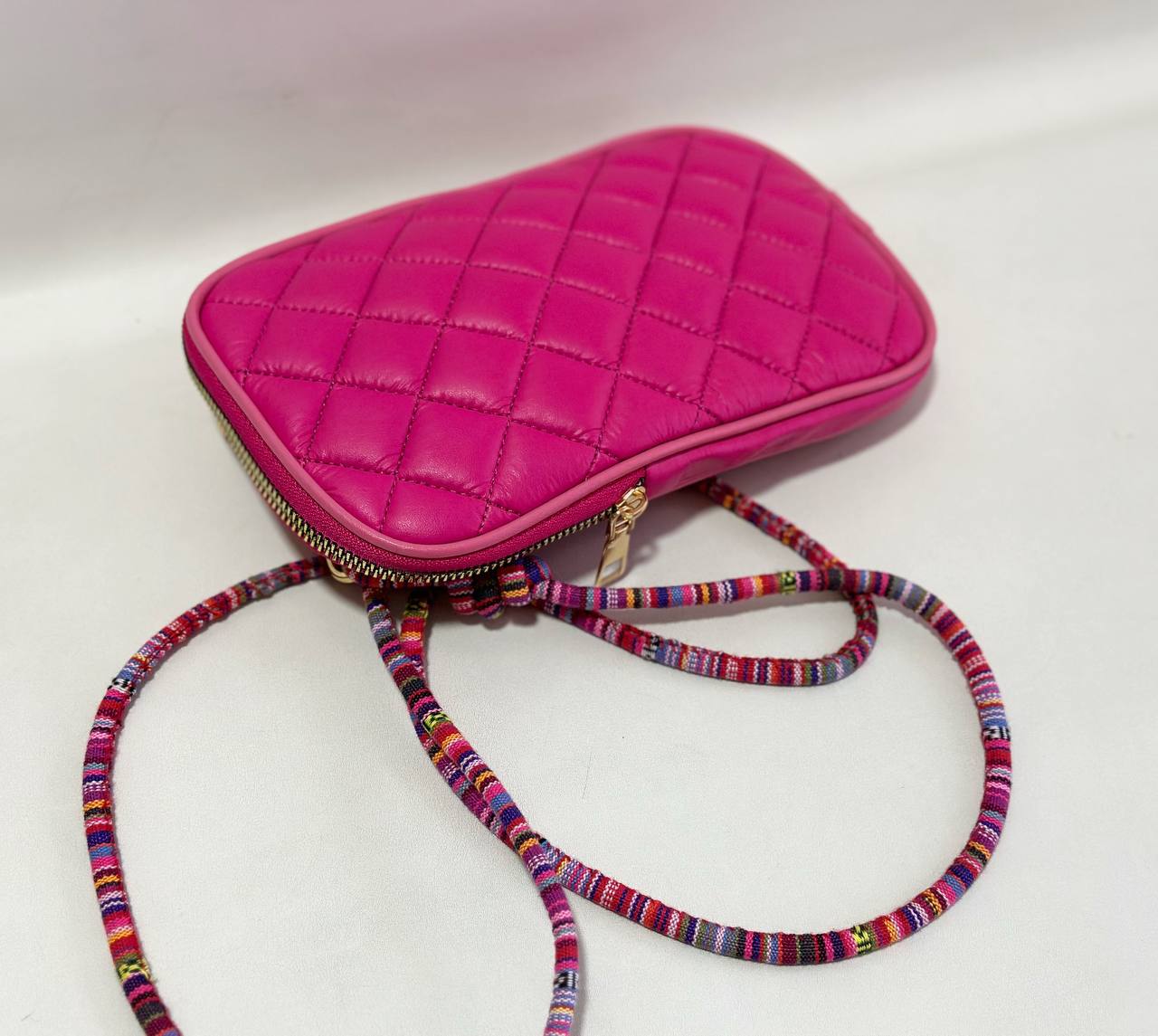 Mobile wallet with colored stripe